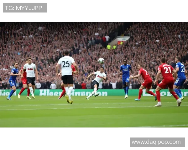 高清球星动作瞬间展示热血绿茵场激烈拼搏画面